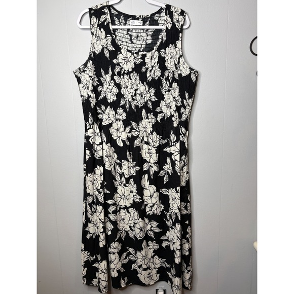 croft & barrow Dresses & Skirts - Croft & Barrow Womens Black White Floral Smocked Sleeveless Midi Dress Size 1X